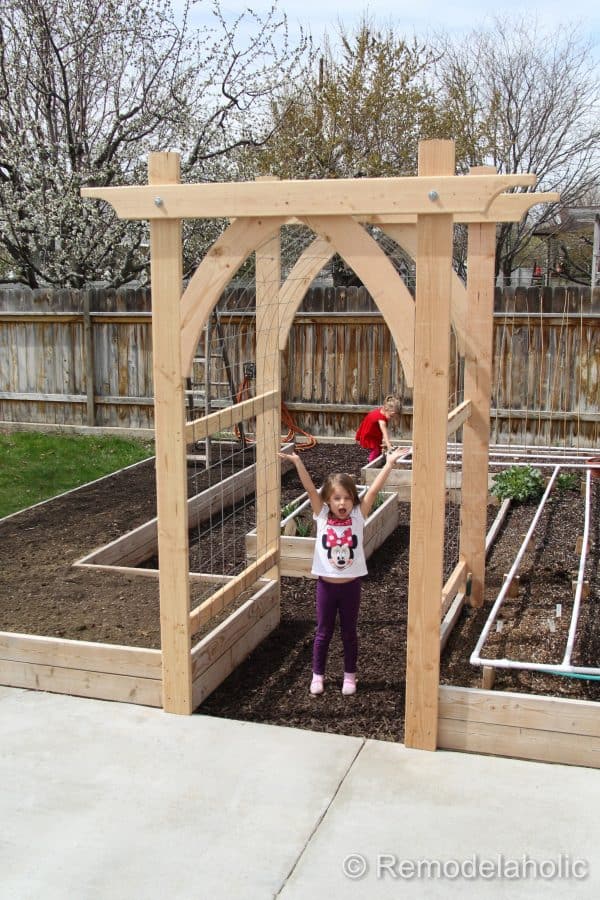 hanging bench landscape arch