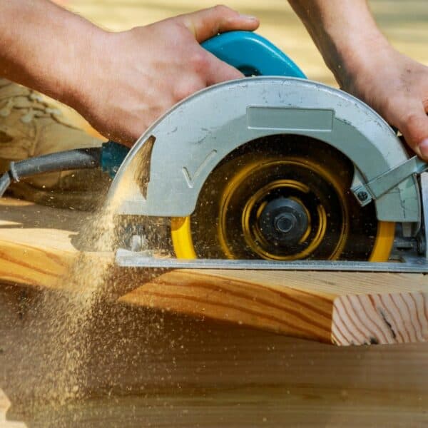 Jigsaw vs Circular Saw - What's the Difference? - The Handyman's Daughter