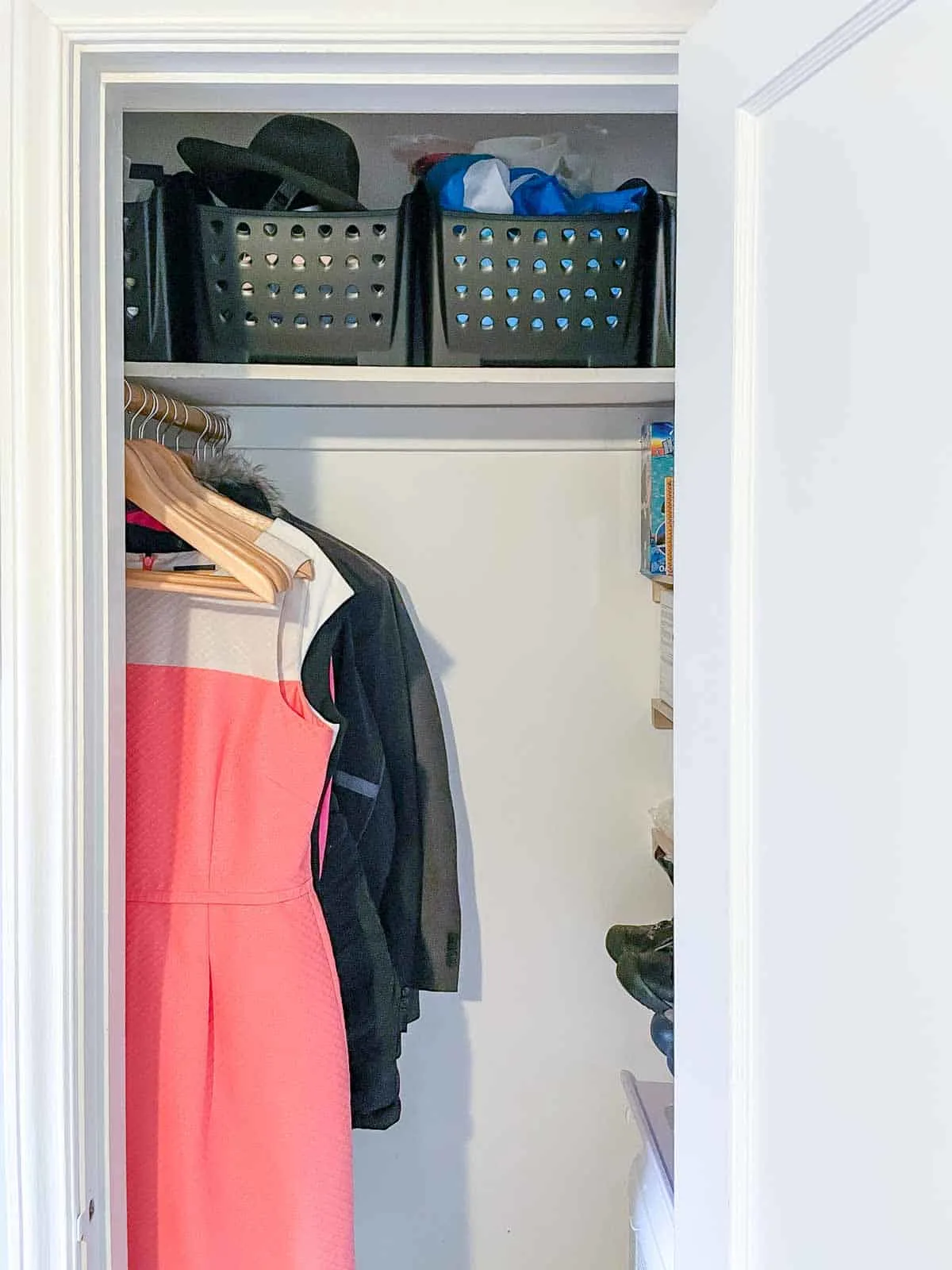 How to build a DIY floating closet organizer