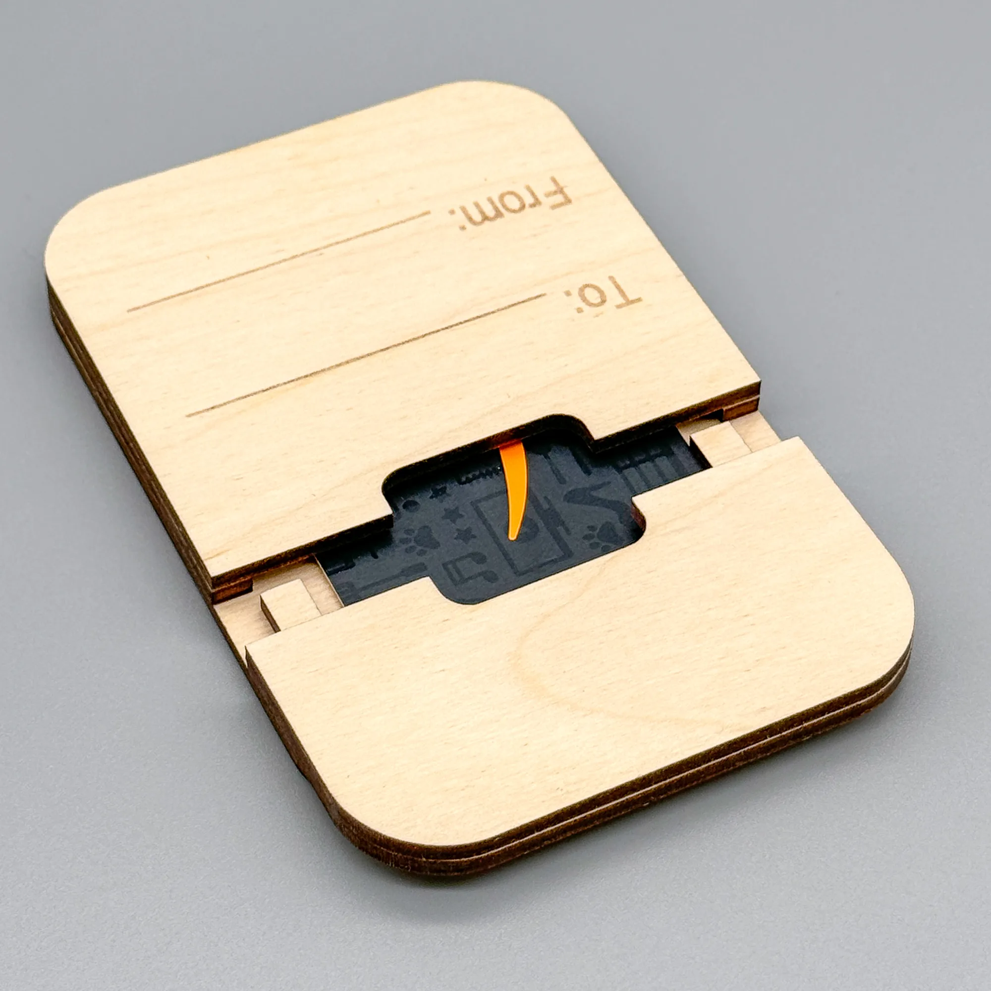 locking tabs on back of DIY gift card holder